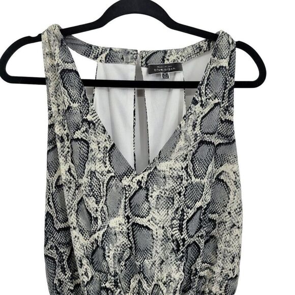 Blue Blush Shorts Romper M Gray Snake Print Keyhole Open Back Sleeveless Baddie - Picture 5 of 13
